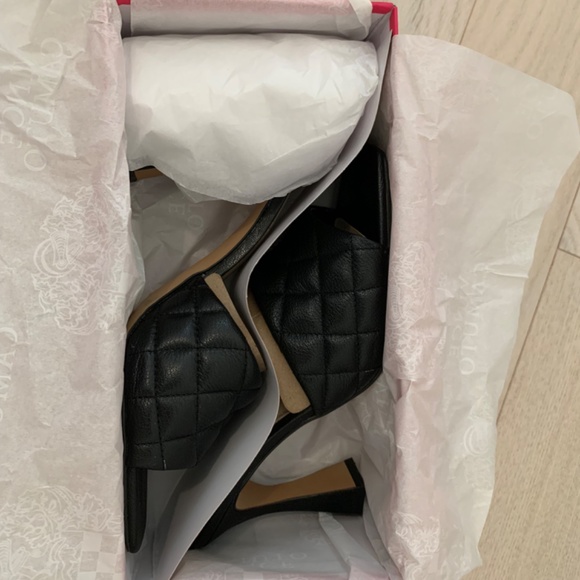 Vince Camuto Reselm Sandals - 7.5 - Picture 4 of 6